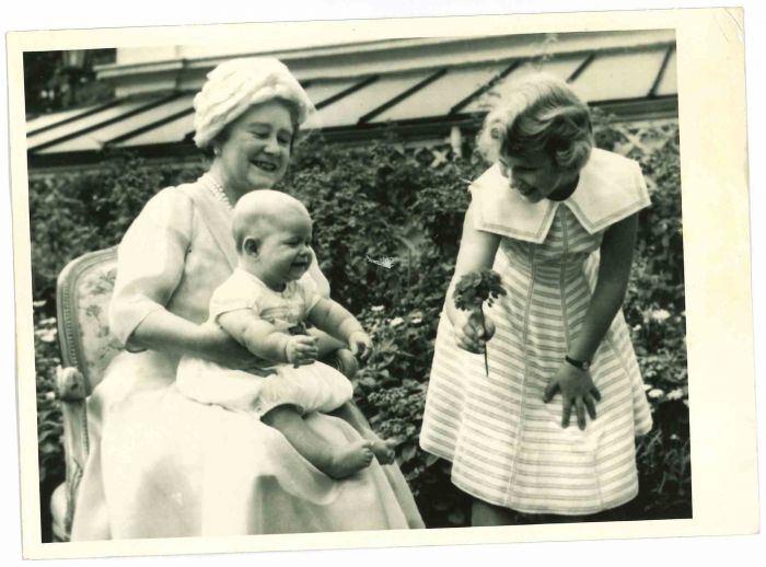 Royal Family - Vintage Photograph  