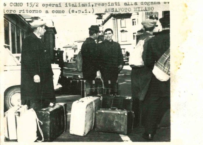 Italian Workers in Border - Historical Photos 