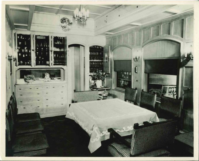 White House on Wheels - American Vintage Photograph