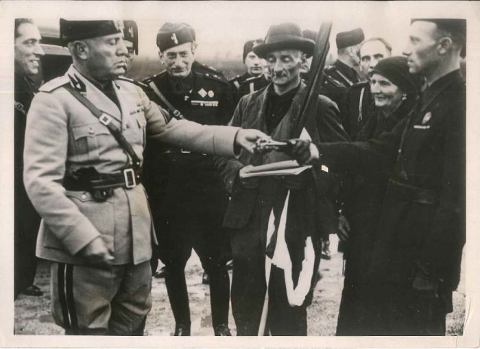 The Duce and the Italian farmers