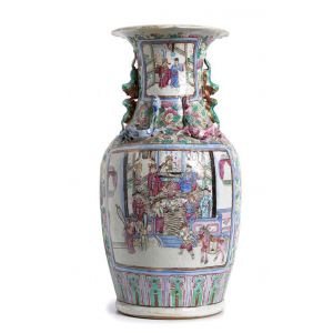 Ancient Balustrade Porcelain Vase – Qing Dynasty China 