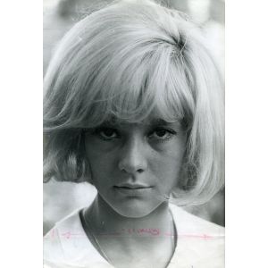 Sylvie Vartan by Monique Valentin