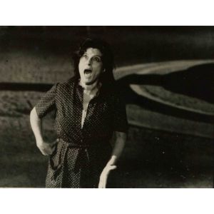 Anna Magnani (Mamma Roma) is a vintage b/w photographic print on single-coated paper.Anna Magnani (Mamma Roma)