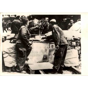 The inside the barricade, Algeria