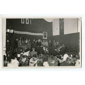 The Speech - Historical Photographs About the Feminist Movement