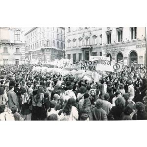 Women Manifest - Vintage Photographs of Feminist Movement