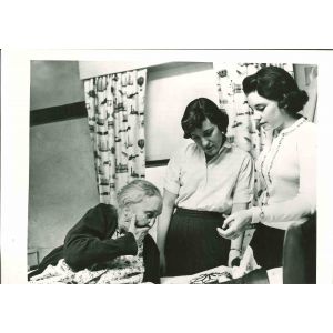 Girls at U.S. College - American Vintage Photograph