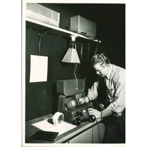 Modern Newspaper - American Vintage Photograph 