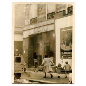 War in Algeria - Urban Life 