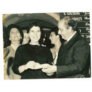 Natalia Ginzburg winning Premio Strega in 1963