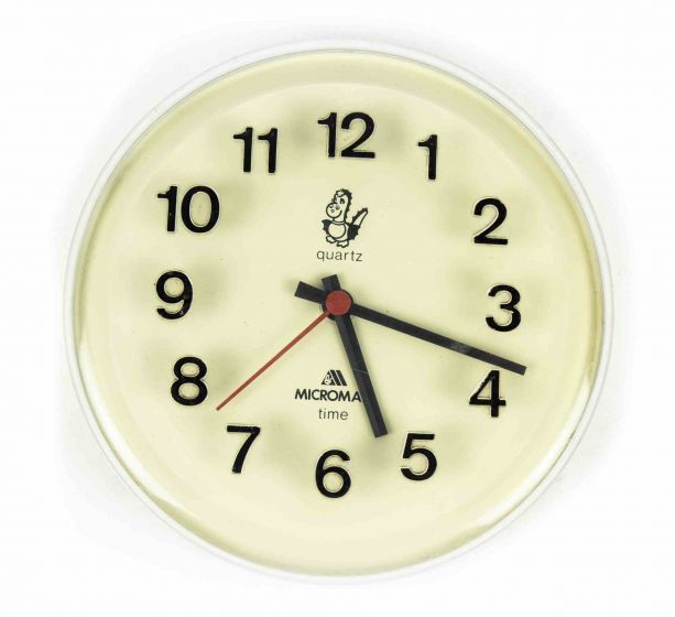 Microma Quartz Vintage Clock - Decorative Object 