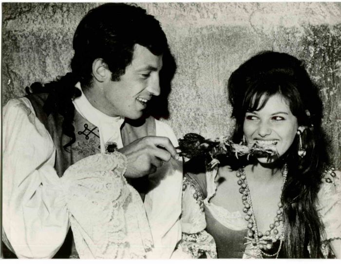 Jean-Paul Belmondo and Claudia Cardinale