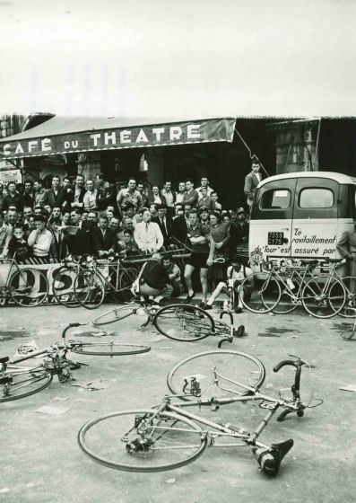 Cycle Marathon - American Vintage Photograph