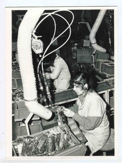 Women at work - Historical Photographs About Women Rights