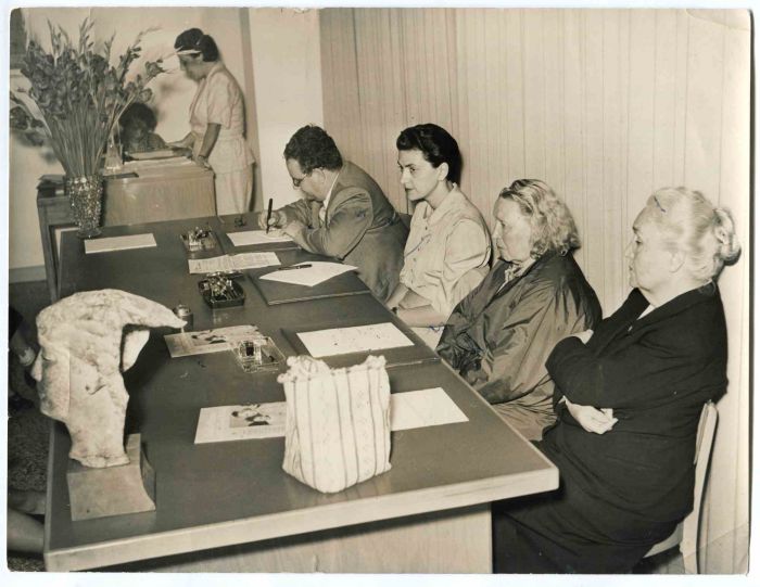 The Signature - Historical Photographs 
