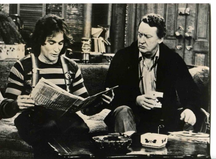 Robin Williams - Friends from Outer Space