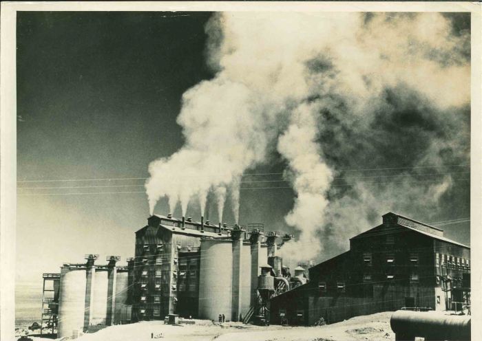 Magnesium- Metal of Future - American Vintage Photograph